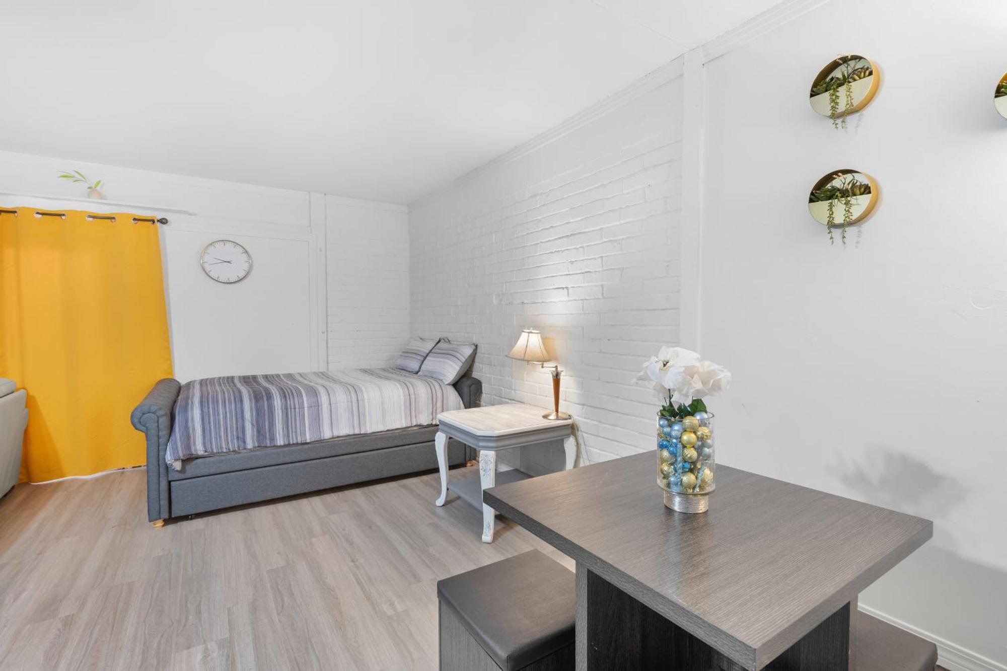 Pet Friendly Large Studio With Free Wi-Fi In Great Location! Orange Park Buitenkant foto