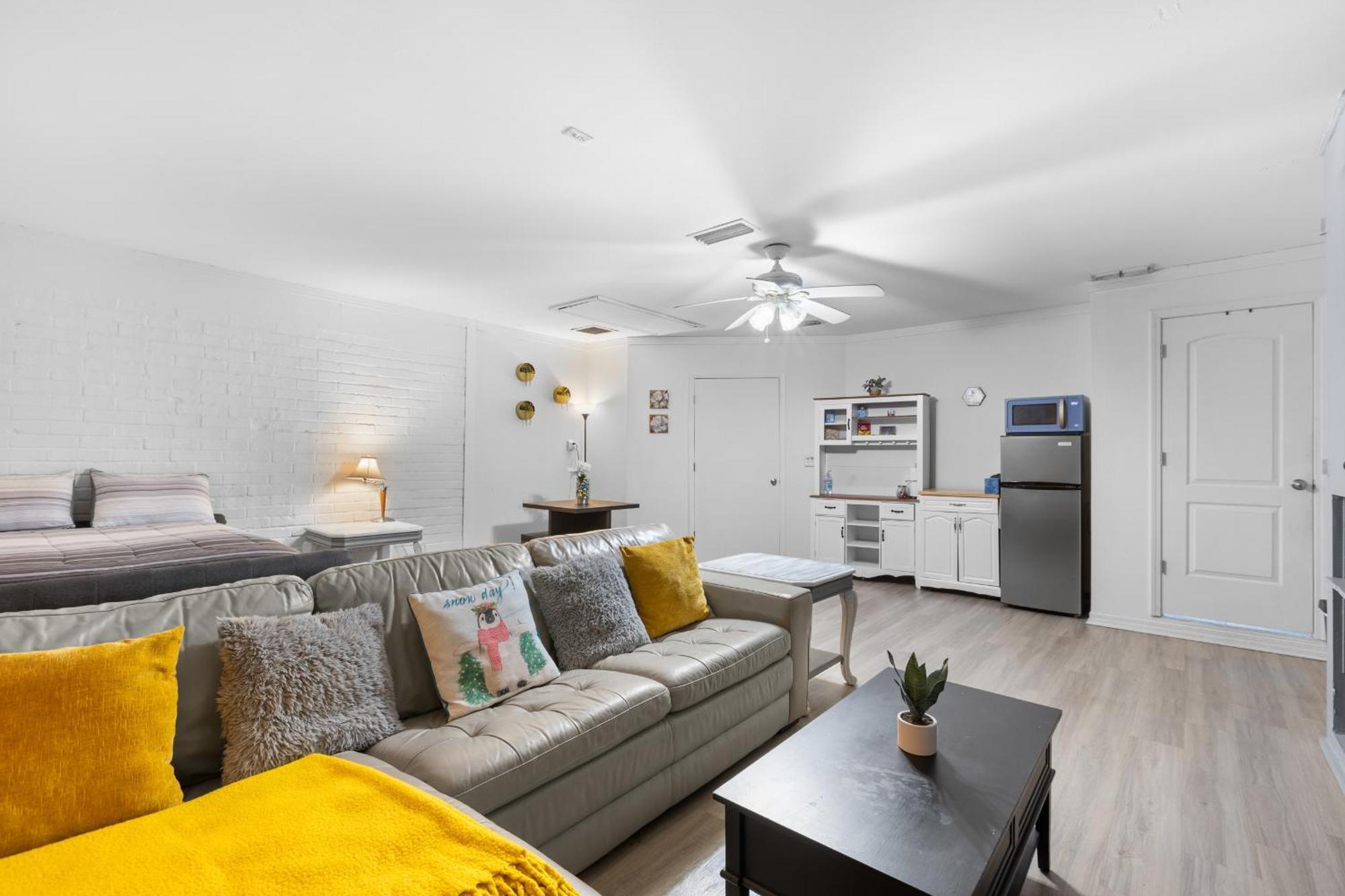 Pet Friendly Large Studio With Free Wi-Fi In Great Location! Orange Park Buitenkant foto
